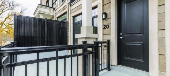 3 bedrooms House in Oakville, Canada No. 381 2