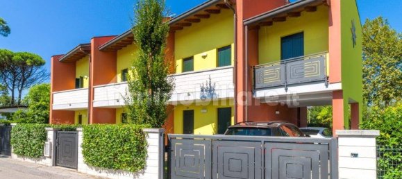 3 Schlafzimmer Haus in San Michele al Tagliamento, Italy, Nr. 121357 2