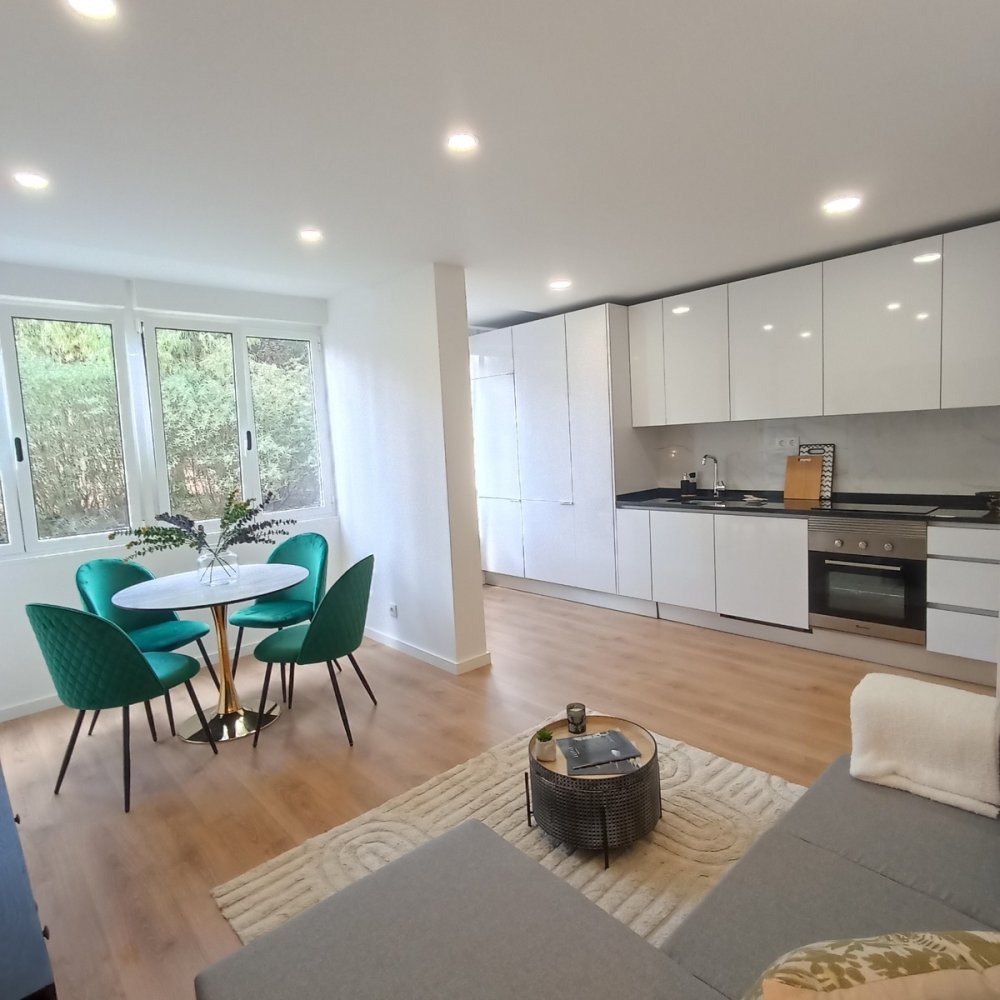 3 bedrooms Apartment in Lisbon, Portugal No. 223584