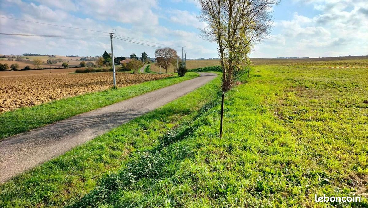 1989m² Land in Fleurance, France No. 79343