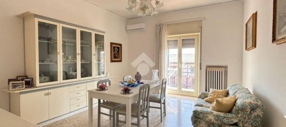 3-Zimmer Wohnung in Naples, Italy, Nr. 261119 5
