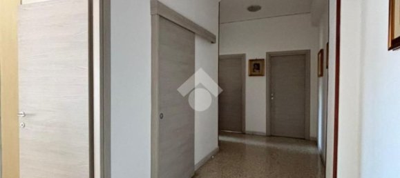3-Zimmer Wohnung in Naples, Italy, Nr. 261119 15