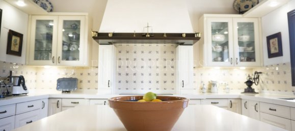 5 bedrooms Villa in Malaga, Spain No. 102946 9