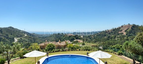 5 bedrooms Villa in Malaga, Spain No. 102946 28