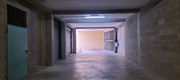 60m² Garage in Foggia, Italy No. 354983 6