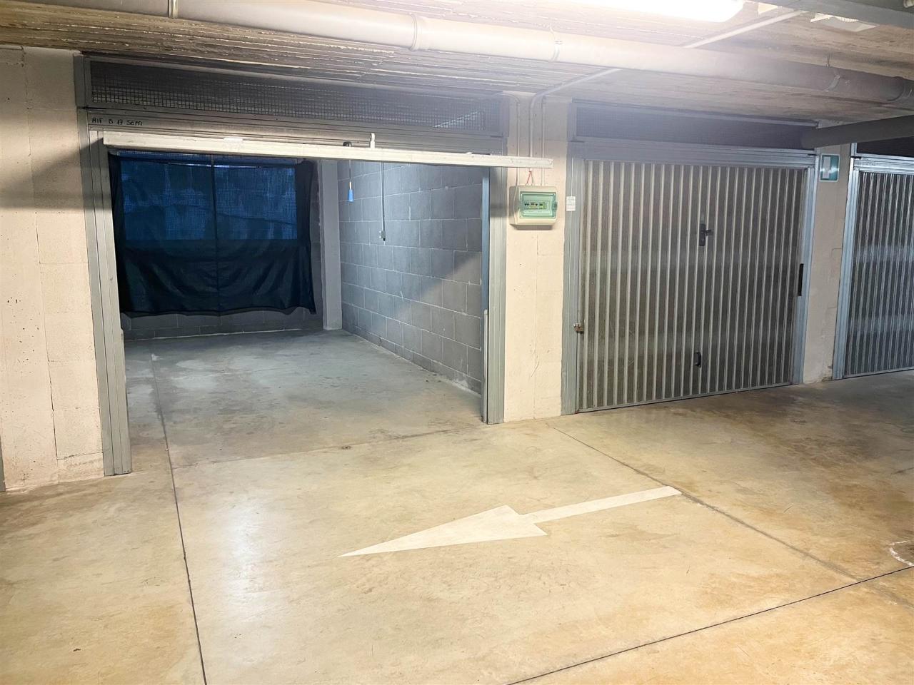 Гараж с 1 комнатой в Флоренция, Италия № 38063