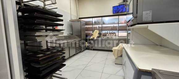 3 rooms Commercial property in Turin, Italy No. 151428 6