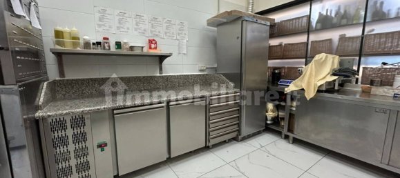 3 rooms Commercial property in Turin, Italy No. 151428 8