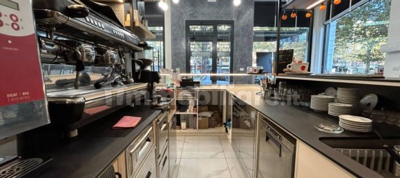 3 rooms Commercial property in Turin, Italy No. 151428 17