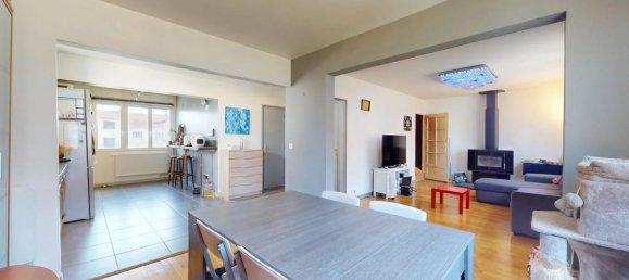 3 bedrooms House in Chelles, France No. 333351 2