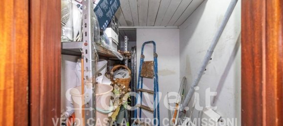 3-salle Appartement à Messina, Italy No. 19707 22