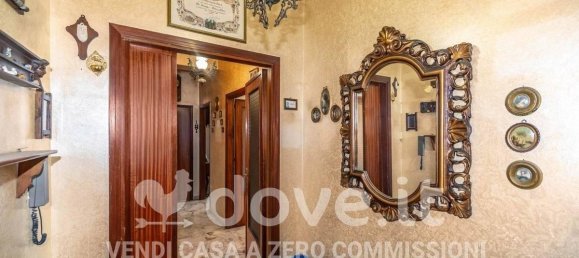 3-salle Appartement à Messina, Italy No. 19707 17
