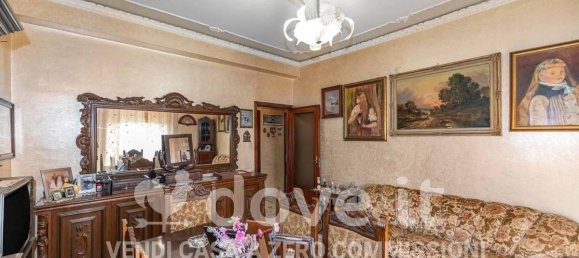 3-salle Appartement à Messina, Italy No. 19707 7