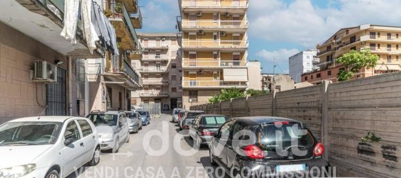 3-salle Appartement à Messina, Italy No. 19707 4