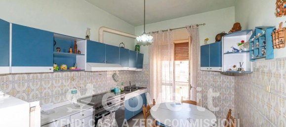 3-salle Appartement à Messina, Italy No. 19707 10