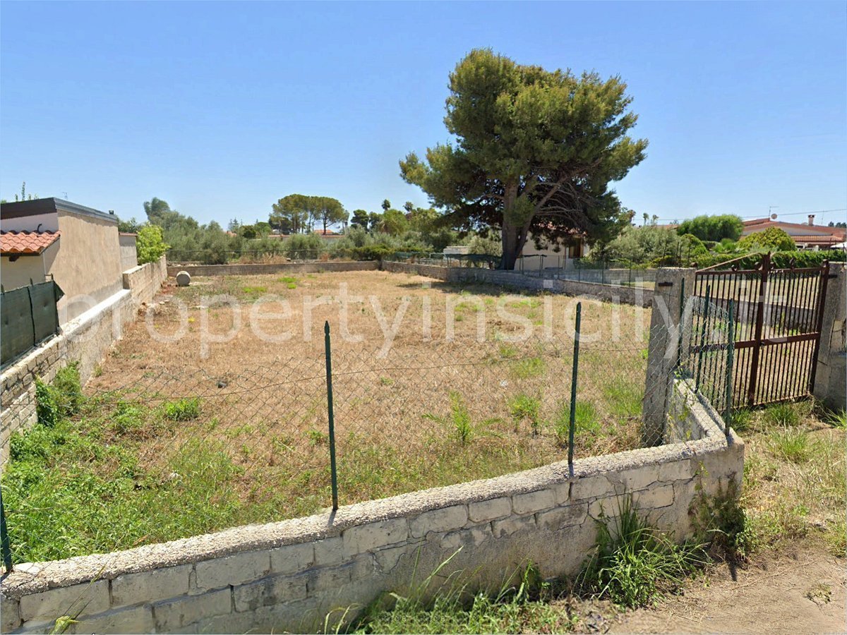  Land in Syracuse, Italy No. 250669