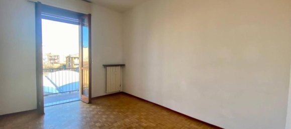 4 rooms Apartment in Voghera, Italy No. 72170 6