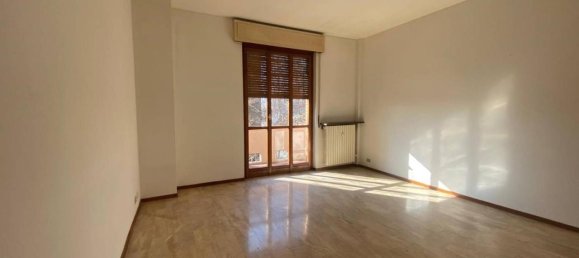 4 rooms Apartment in Voghera, Italy No. 72170 16