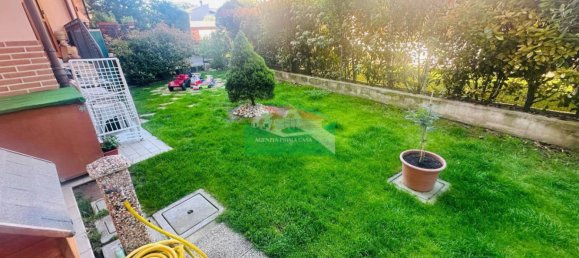 2 bedrooms House in Ravenna, Italy No. 299122 2