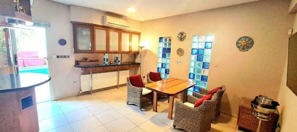 4 bedrooms House in Limassol, Cyprus No. 15996 3