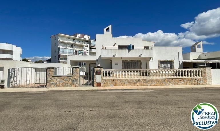 3 غرف نوم منزل في Roses, Spain رقم 214920