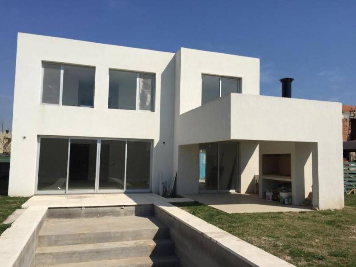 Casa de 4 dormitorios en Tigre, Argentina No. 20448