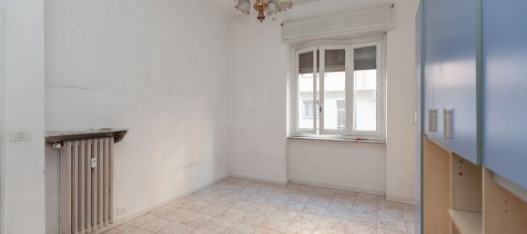 2 bedrooms Apartment in Turin, Italy No. 345512 8