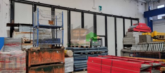 Склад с 2 комнатами в Пессано кон Борнаго, Италия № 81061 21