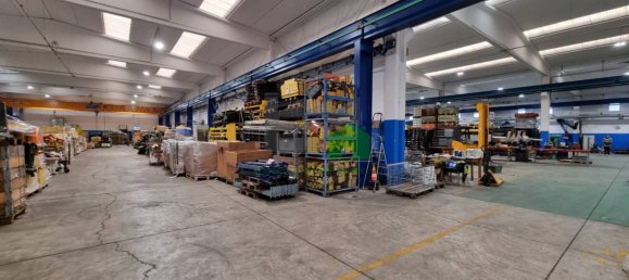 Склад с 2 комнатами в Пессано кон Борнаго, Италия № 81061 19