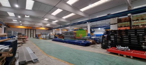 Склад с 2 комнатами в Пессано кон Борнаго, Италия № 81061 17