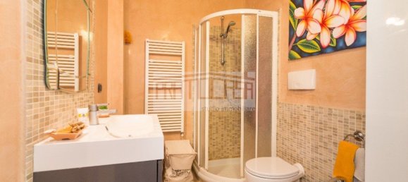 2 bedrooms Apartment in Prato, Italy No. 352053 10