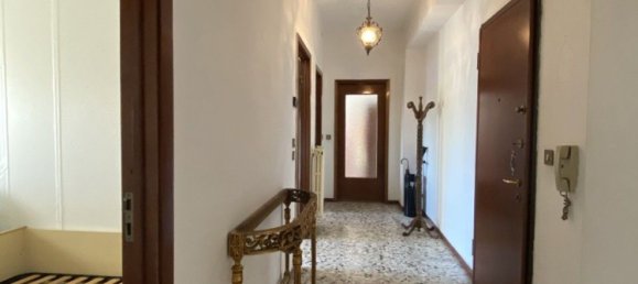 3-salle Appartement à Stradella, Italy No. 197330 5