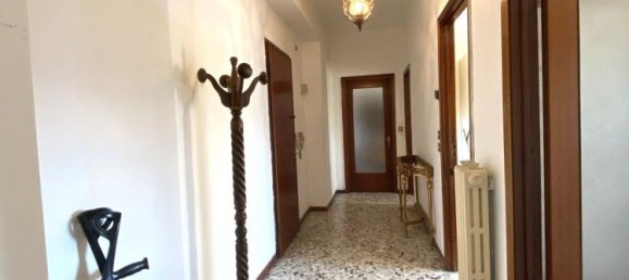 3-salle Appartement à Stradella, Italy No. 197330 4