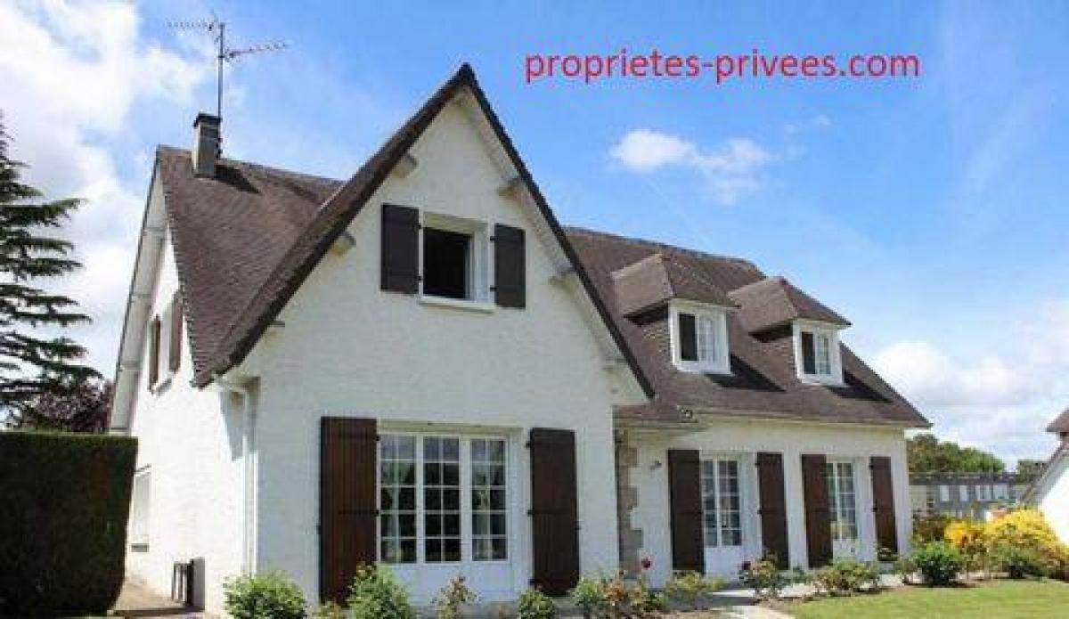 6 bedrooms House in Avranches, France No. 29672