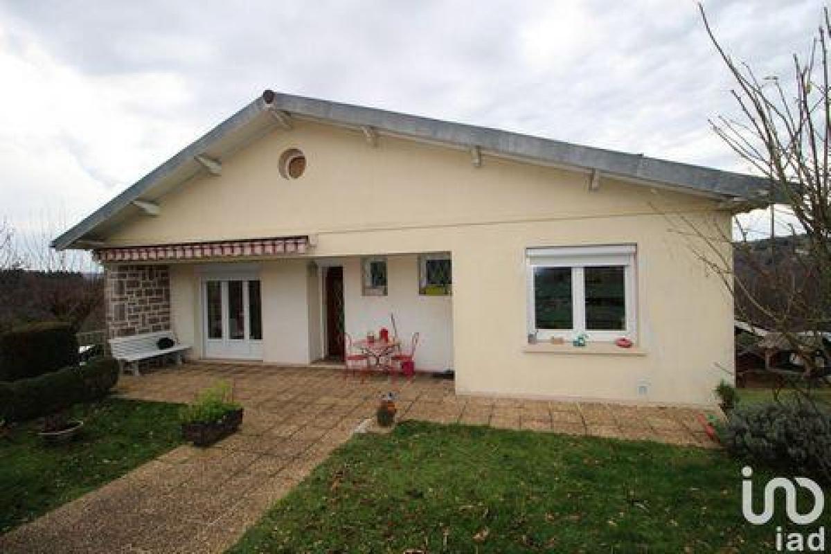 3 bedrooms House in Tulle, France No. 28427