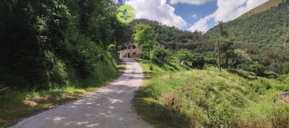 Casa de 4 dormitorios en Gubbio, Italy No. 66646 3