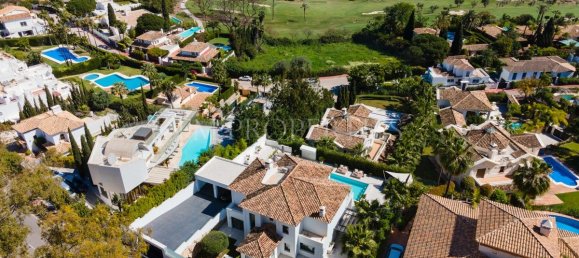 5 Schlafzimmer Villa in Marbella, Spain, Nr. 95225 14