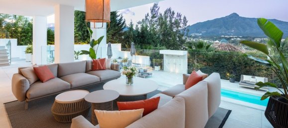 5 Schlafzimmer Villa in Marbella, Spain, Nr. 95225 9