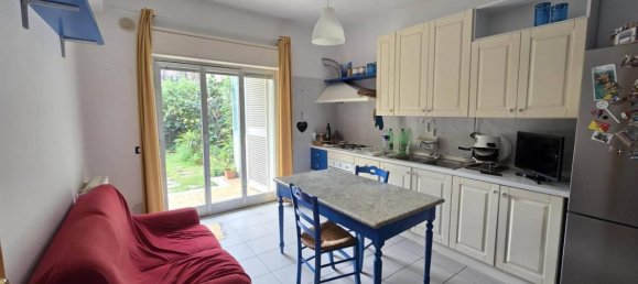 Квартира с 3 комнатами в Ачи Кастелло, Италия № 33775 11