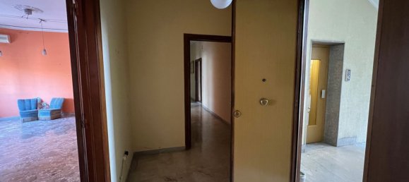 5 rooms Apartment in Cosenza, Italy No. 187124 4
