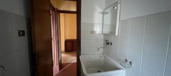 5 rooms Apartment in Cosenza, Italy No. 187124 14