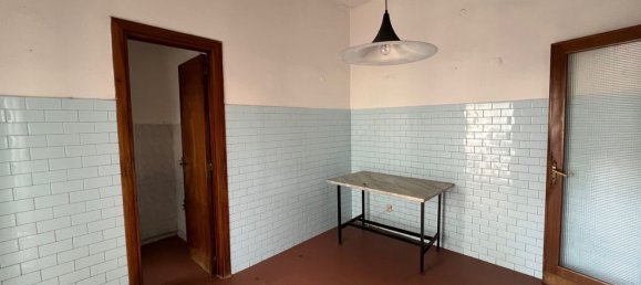 5 rooms Apartment in Cosenza, Italy No. 187124 8