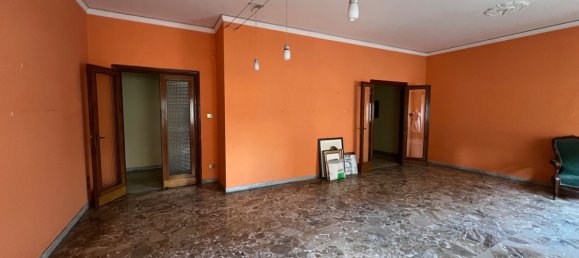 5 rooms Apartment in Cosenza, Italy No. 187124 2