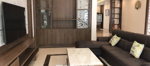 5 bedrooms Villa in Long Bien, Vietnam No. 833 3