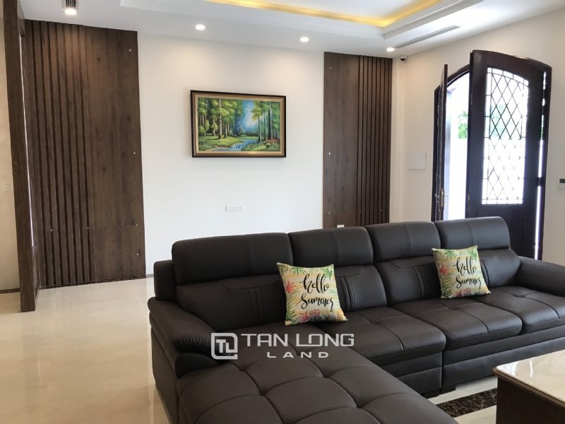 5 bedrooms Villa in Long Bien, Vietnam No. 833