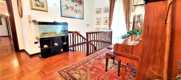 6-Zimmer Doppelhaus in Pozzuoli, Italy, Nr. 34139 23