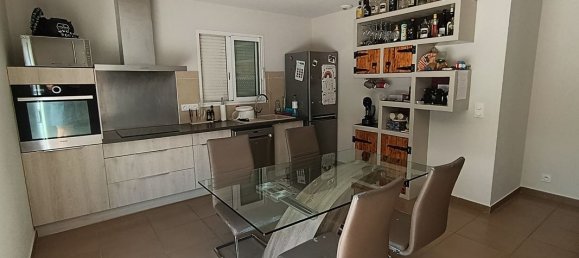 2 Schlafzimmer Haus in Santa-Maria-Poggio, France, Nr. 356053 3