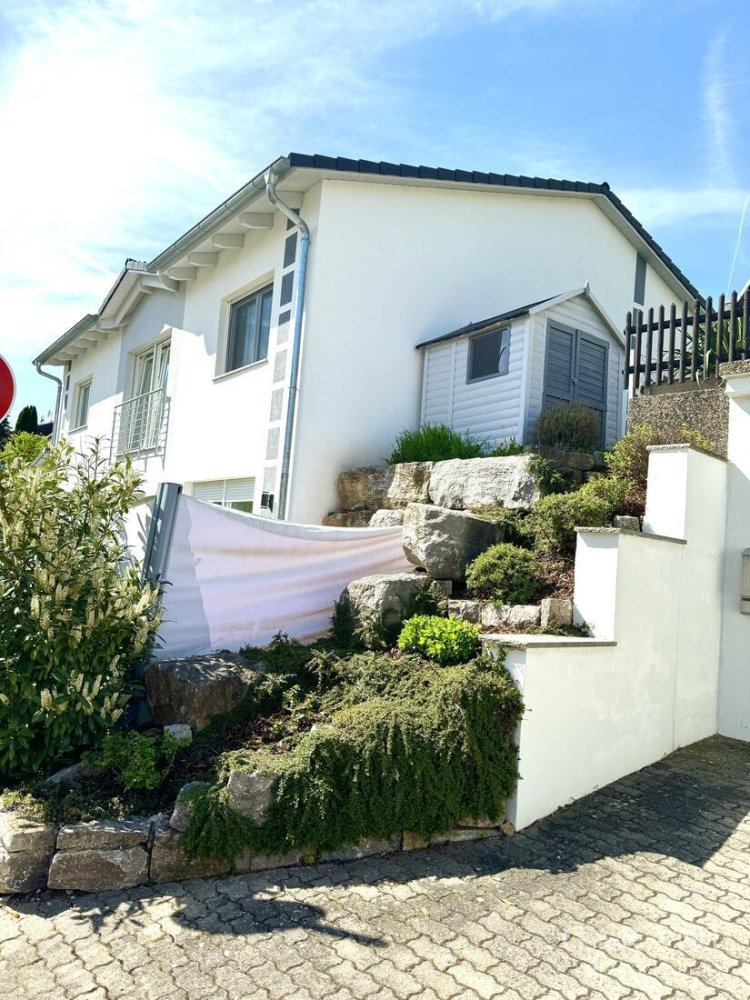 10غرفة تاون هاوس في Neustadt an der Aisch, Germany رقم 4046