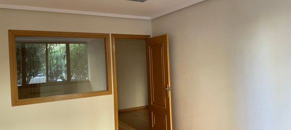 65m² Office in Leon, Spain No. 148665 4