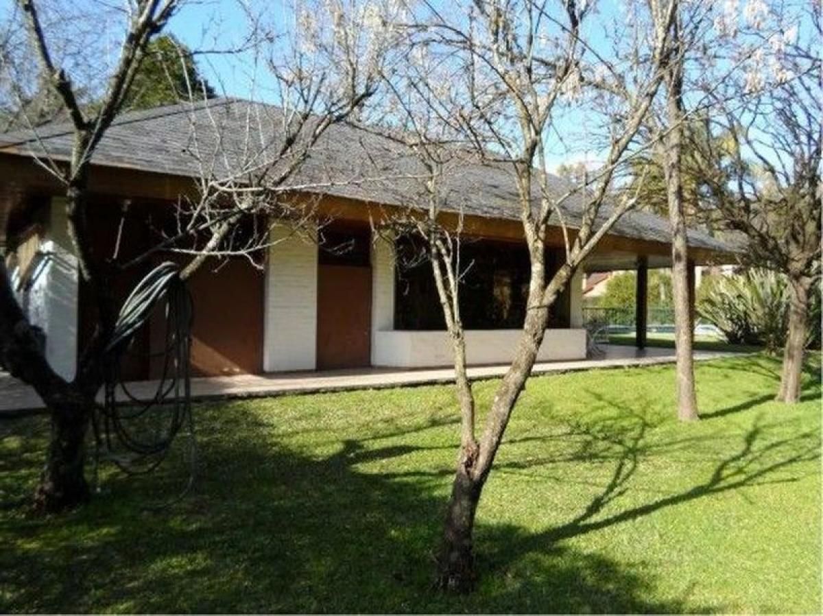 4 bedrooms House in Ituzaingo, Argentina No. 60446